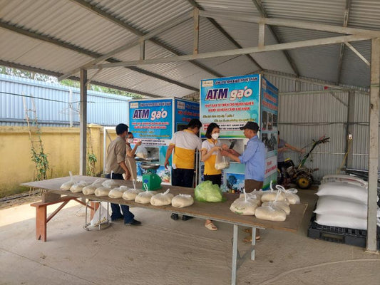 Babeeni donates rices for disadvantage people in Hai Duong every week