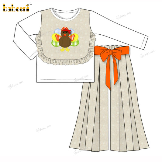 Girl Outfit In White With Turkey Embroidered - DR4015