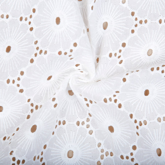 LE11- Daisy floral white Embroidery fabric