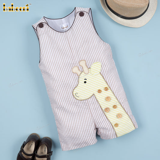 Boys set with Giraffe print on seersucker fabric - DR4179