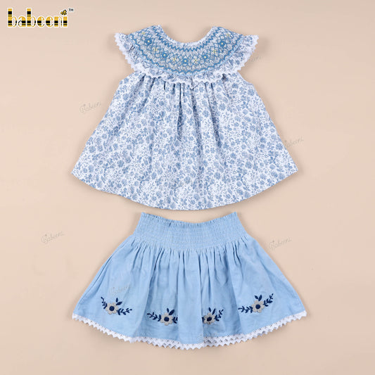 DR4463 – Girls’ Hand-Smocked Floral Dress with Embroidered Hem & Ruffled Collar