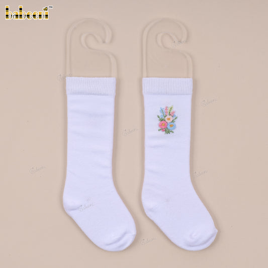 Kid Sock In White with floral bouquet Embroidered - HS58