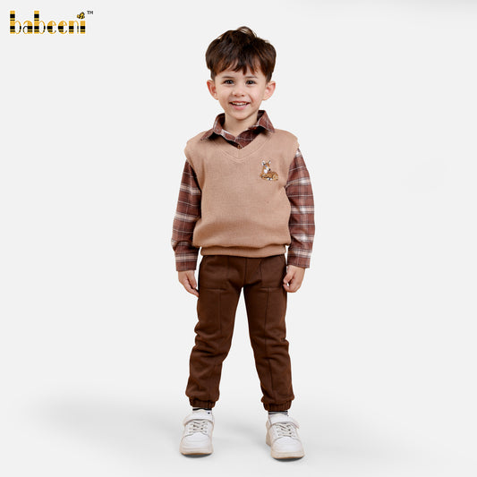 BC1433 – Boys’ Knitted Gilet with Hand-Embroidered Deer Motif