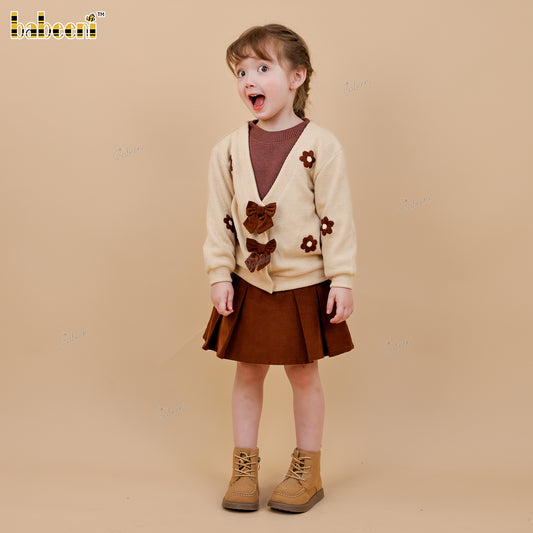 DR4540 – Cream Knit Floral Sweater