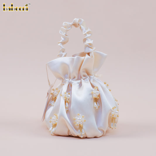 KB103 – Pearl & Gold Beaded Taffeta Drawstring Bag