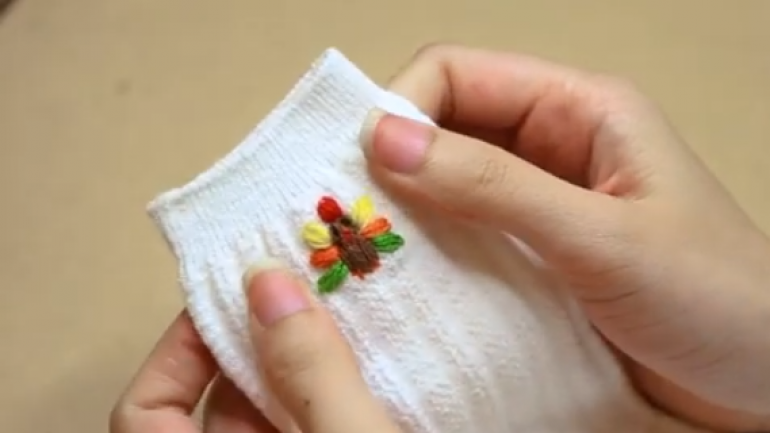 Satin Stitch - Tips to embroider turkey patterns on socks