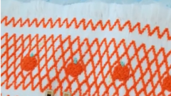 How to embroider pumpkin patterns on smocked fabric