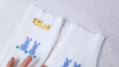 How to embroider decorative patterns of Easter bunnies