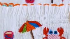 How to smock decorative patterns of sea crabs