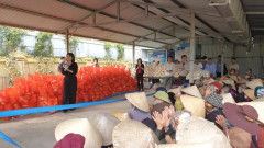 14 JAN 2023 NEW YEAR GIFTS FOR LOCAL RESIDENT AT HAI DUONG FACTORY