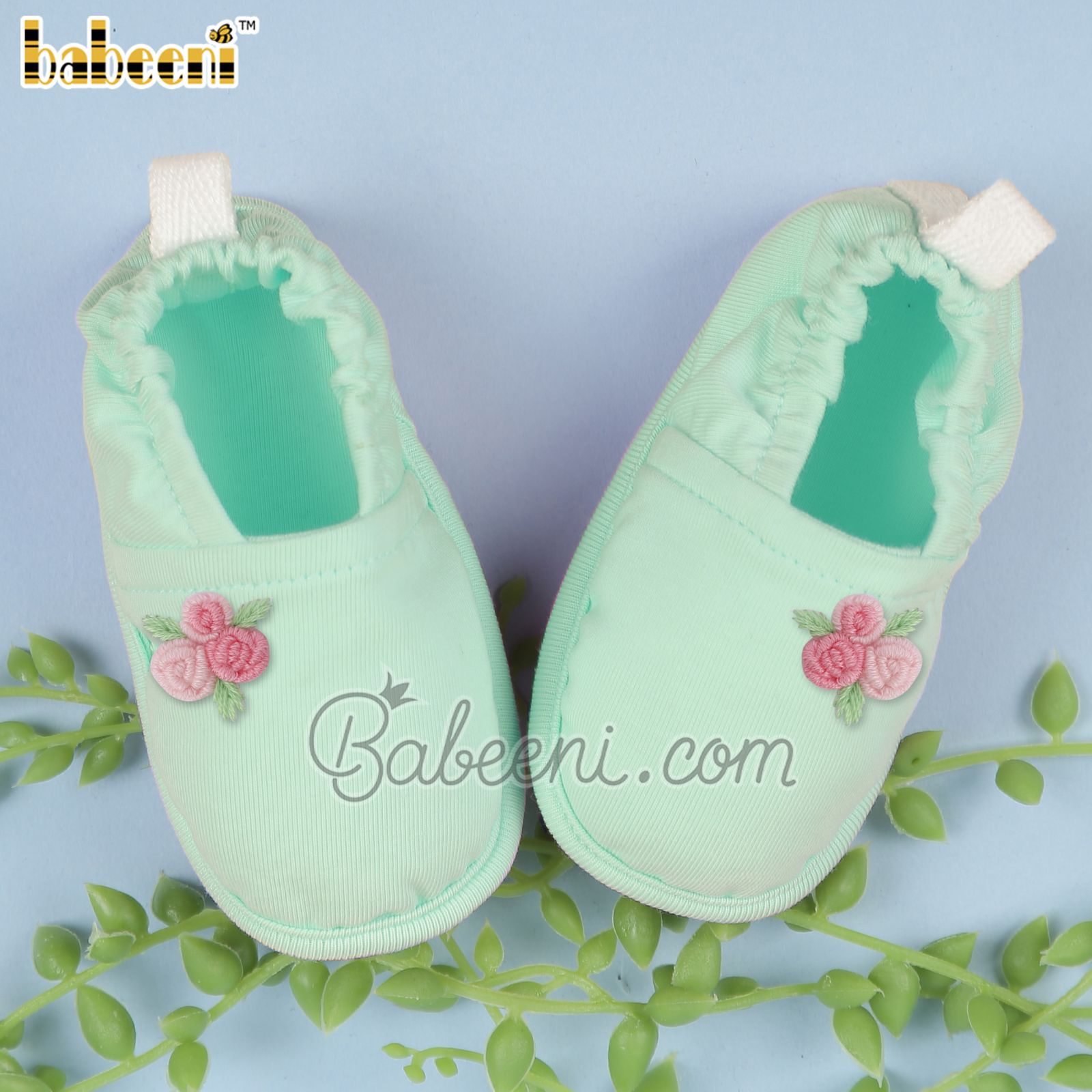 Precious baby shoes with hand embroidery of flower – BS 09